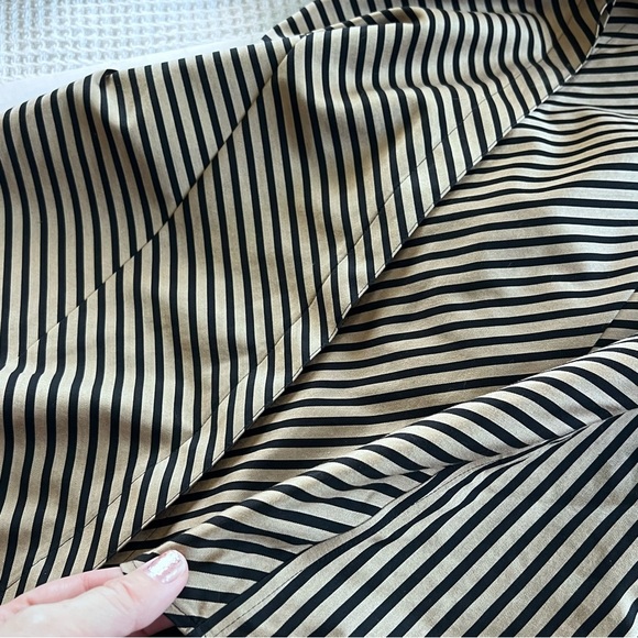 EUC Chicos No Iron Button Down Stripe Top Gold Black size XL - Picture 9 of 11